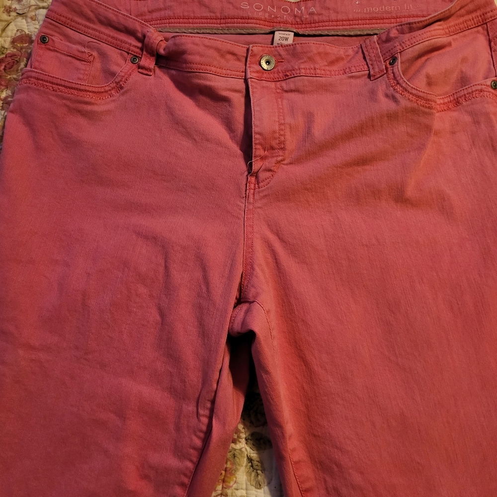 Sonoma capris Size 20w. Great shape.